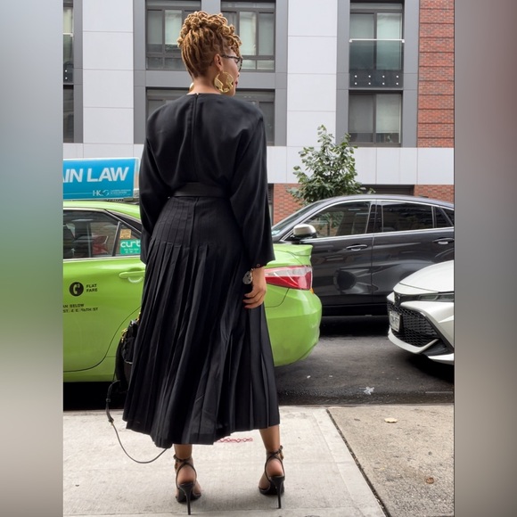 VINTAGE PLEATED DRESS - Picture 4 of 13